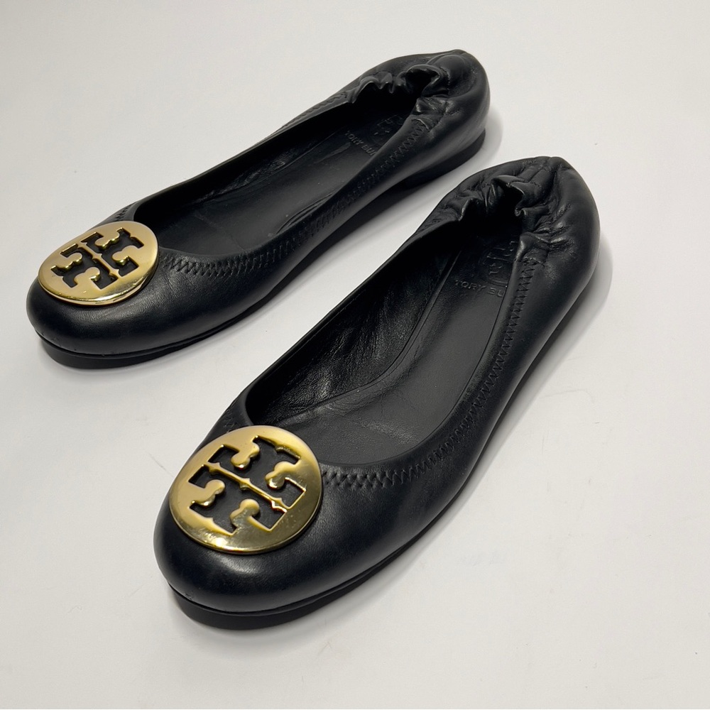 TORY BURCH Women’s size Black Travel Ballet Flat with Gold Embellishment on Toe